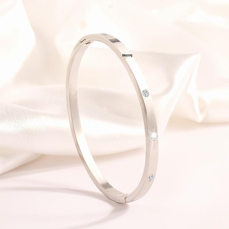 Starry Sky Full Diamond Titanium Steel Bracelet – Versatile, No-Fade Silver Women's Fashion Accessory