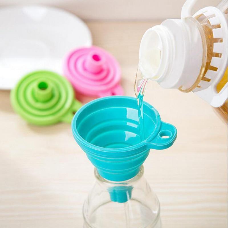 Household Telescopic Funnel Kitchen Packaging High Temperature Resistant Funnel Engine Funnel Car Universal Silicone Liquid Funn