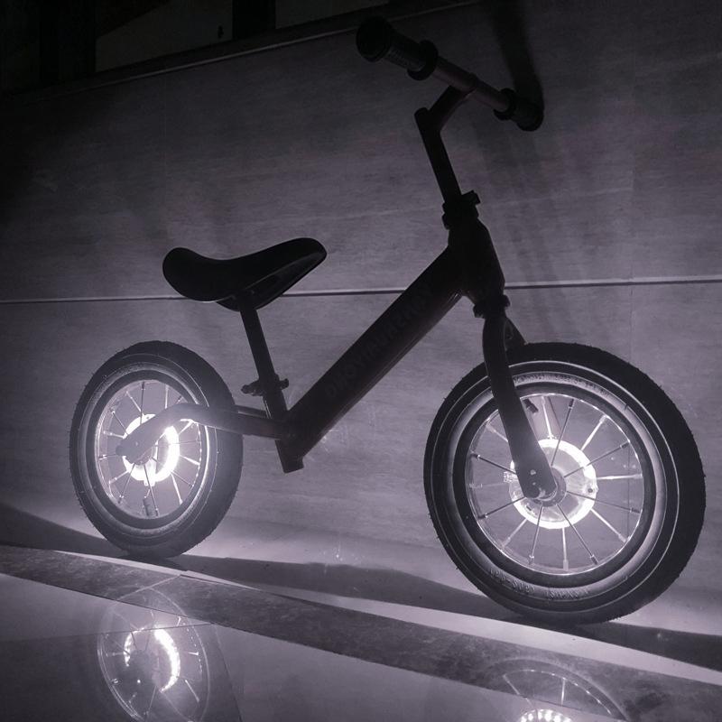 LED Bicycle Wheel Light Auto On Off Rechargeable Waterproof Front Tail Hub Lamp for Night Road Cycling Safety