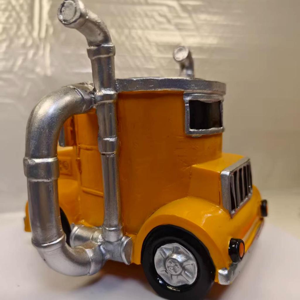 Tazza da caffè fatta a mano con motivo a camion