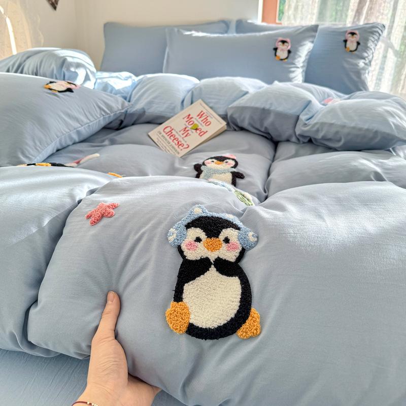 Class A bedding four-piece set solid color cotton cartoon towel embroidered quilt cover skin-friendly washed cotton student dormitory cute kit