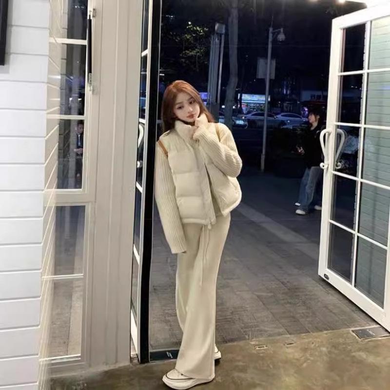 

2024 Women s Lightweight White Down Jacket with Knit Splicing - Petite Short Winter Outerwear XS