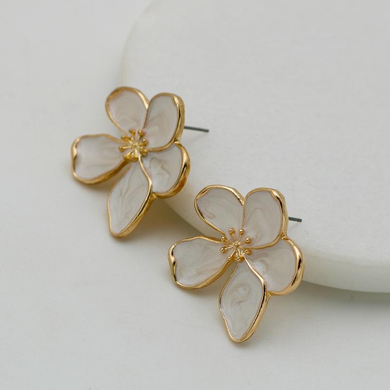 Cream Enamel Metal Flower Post Earrings For Women Fashion Zircon New Classic Timeless Party Accessories Wholesale Gifts 2023604