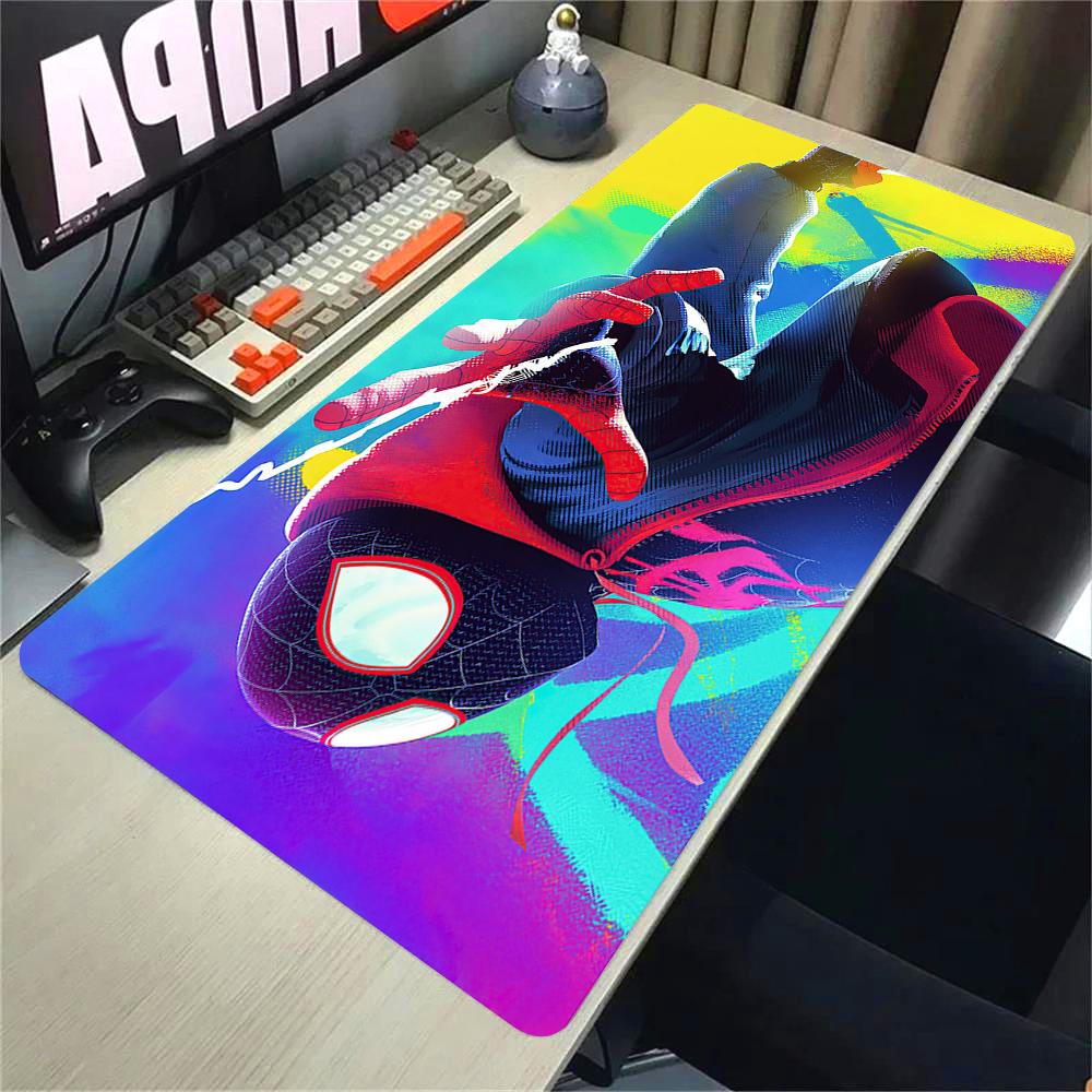 Marvel Spider Man Mauspade XXL Anime HD Gummi Tastatur Mauspade Geeignet für Schreibtisch Laptops Gaming Zubehör Rutschfest
