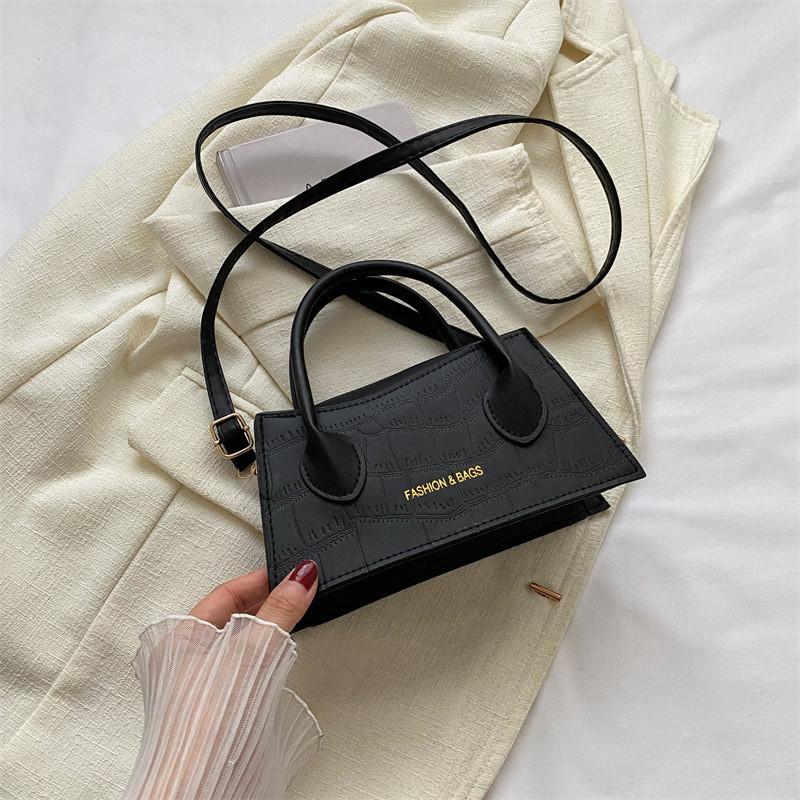 Трендовая летняя сумка 2023 Стильная минималистичная сумка через плечо Повседневная сумка-тоут для женщин чёрный