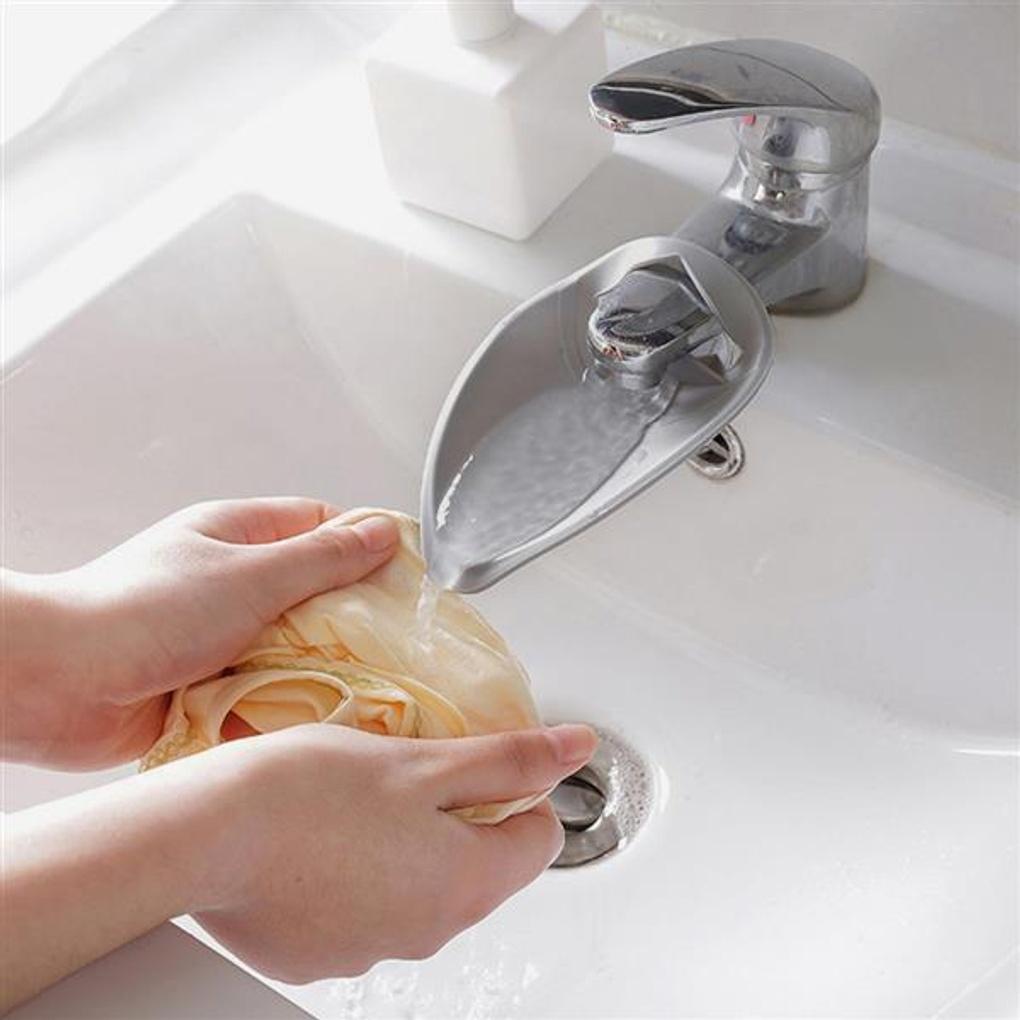 Small faucet extension tap/magpie-style wash basin aid