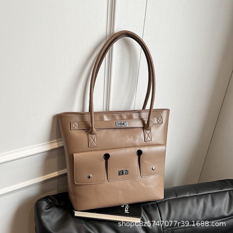 Portable large-capacity fashion tote bag 2025 winter new simple casual shoulder bag feeling versatile women's bag explosion