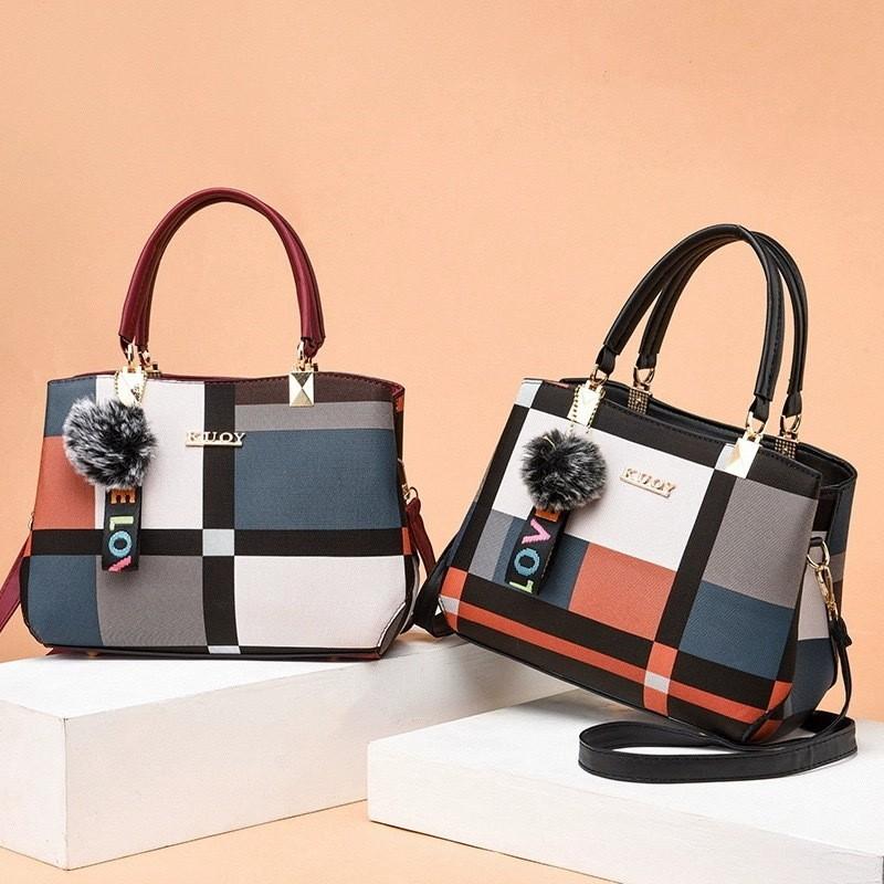 Fashionable Female Handbag With Large Capacity And Inner Zipper Pockets For Daily Carry