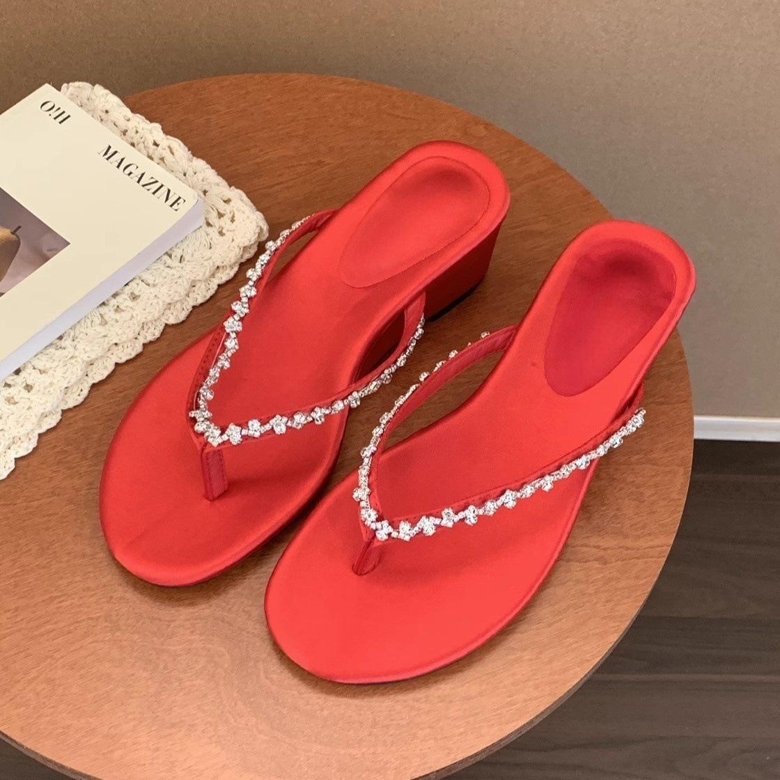 

Клиновидный каблук высокий каблук шлепанцы фея обувь носить стразы серебристые сандалии 35 красный