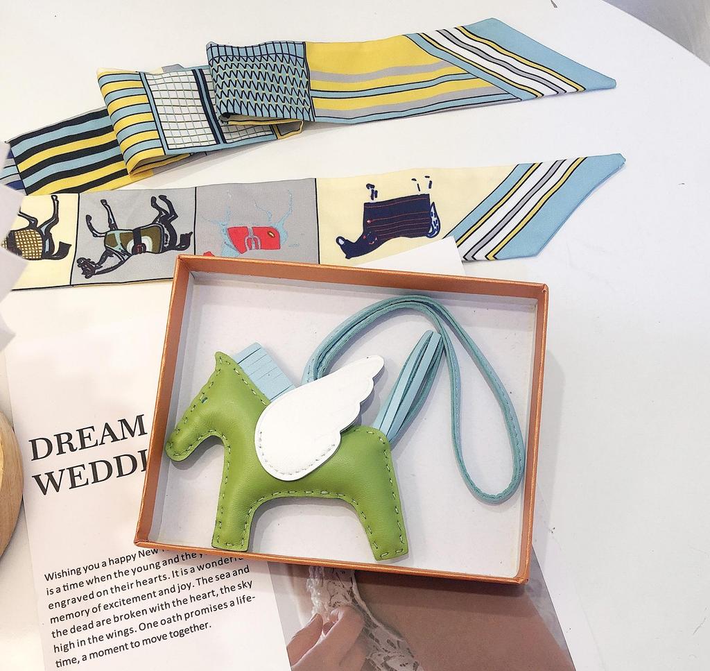 Engel Pegasus Handgenähter Lammfell Taschenanhänger - Niedliche Damenhandtaschen Dekoration & Autoschlüsselanhänger