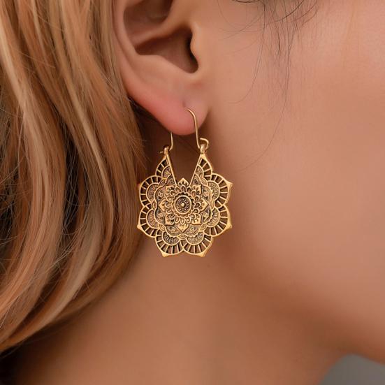 Vintage Women Hollow Out Carved Flower Dangle Leverback Earrings Jewelry Gift