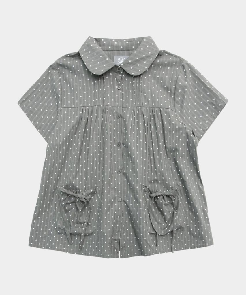 SOME PLACE Dot Layered Shirred Pocket Ribbon Strap Round Collar Short Sleeve Blouse Shirt [Charcoal]