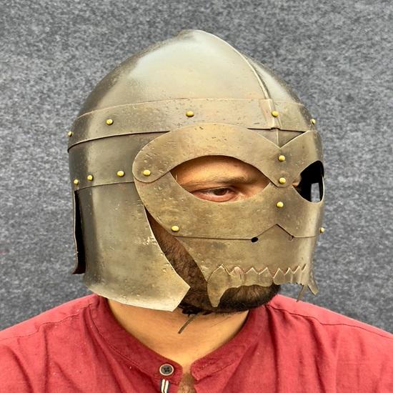 Mittelalterlicher Schädel Dämon Helm Stahl Tragbarer Helm Fierce Cosplay Rüstung Dekor Rollenspiel Weihnachten