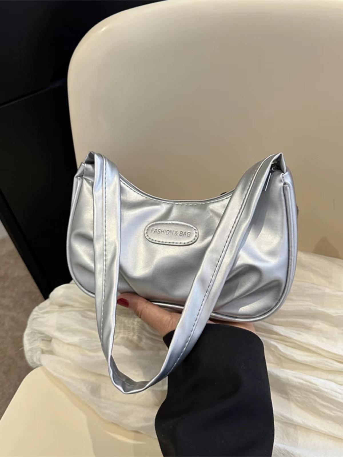 

Премиальная текстура нишевая дизайнерская сумка музей лето складка 2025 новая универсальная на плечо кроссбоди сумка сумка женская серебряный