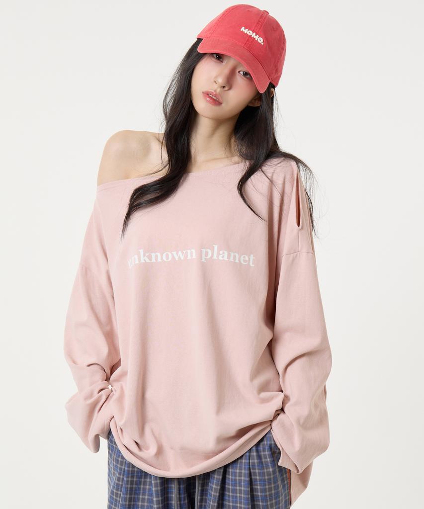 UNKNOWN PLANET Off-Shoulder Logo Langarm-T-Shirt Rosa