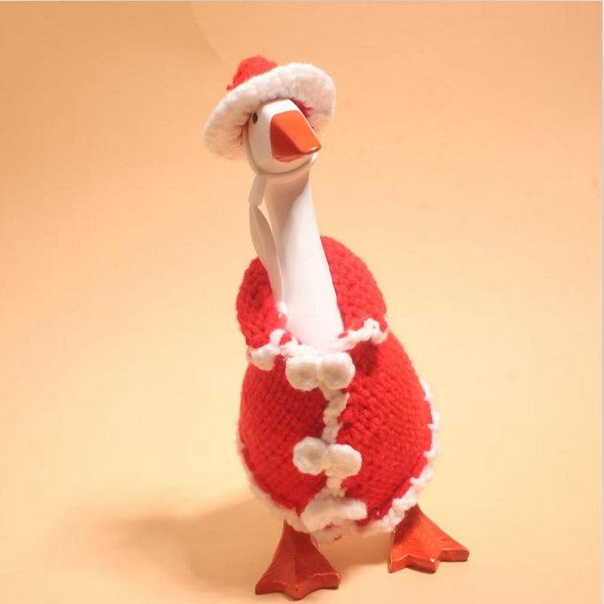 Valentine's Pearl Desktop Goose Set with Mini Knitted Hat & Adjustable Wings Clothing