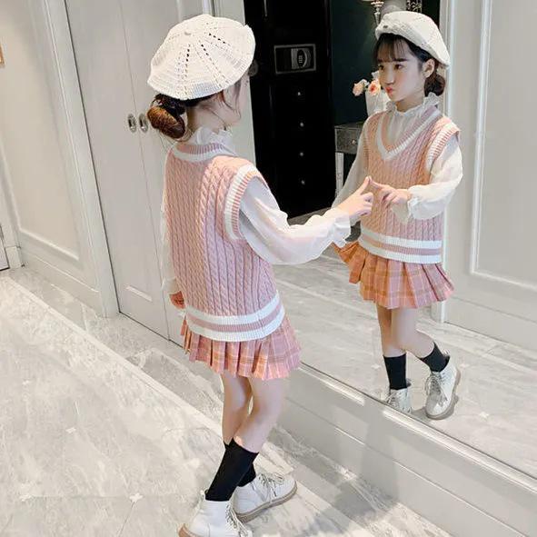 Girls' V-Neck Knitted Vest - Autumn/Winter College Style Fashion for Elementary School Students
