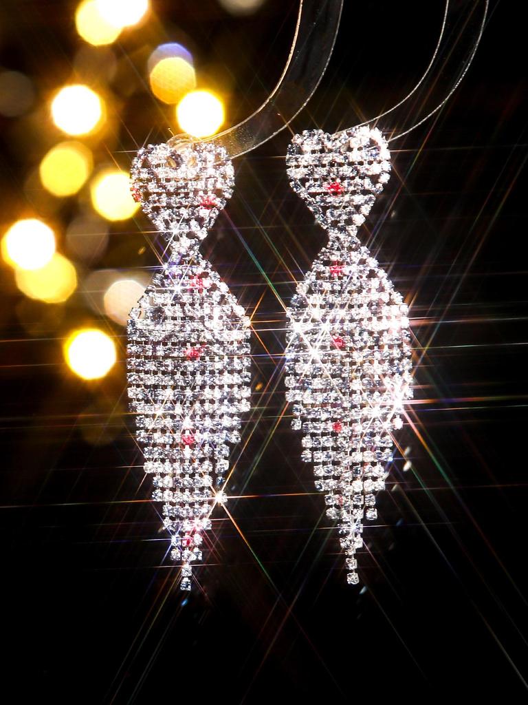 Luxurious Valentine's Shiny Diamond Heart Tassel Earrings for Women - Fashion Peach Heart Studs.