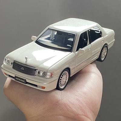 1:32 Toyota Crown Royal Classic Vehicle Alloy Metal Diecast Model Car Sound Light Pull Back Decorations Collection Hobby Present