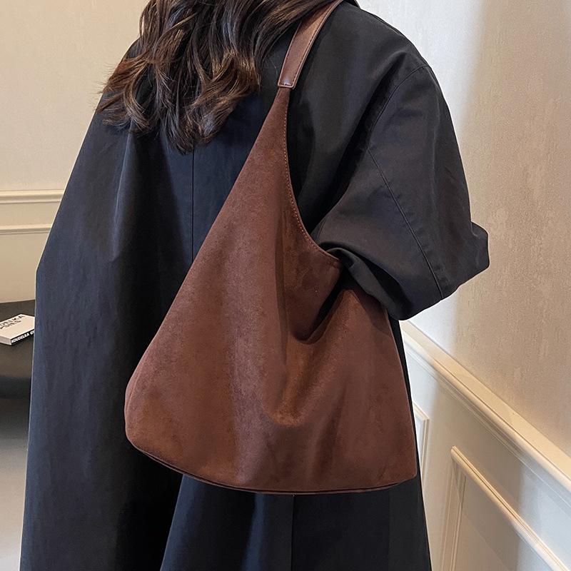 Retro weiche Wildleder-Brotbeutel Damen neuer Herbst und Winter beliebt große Kapazität Umhängetasche Eimertasche