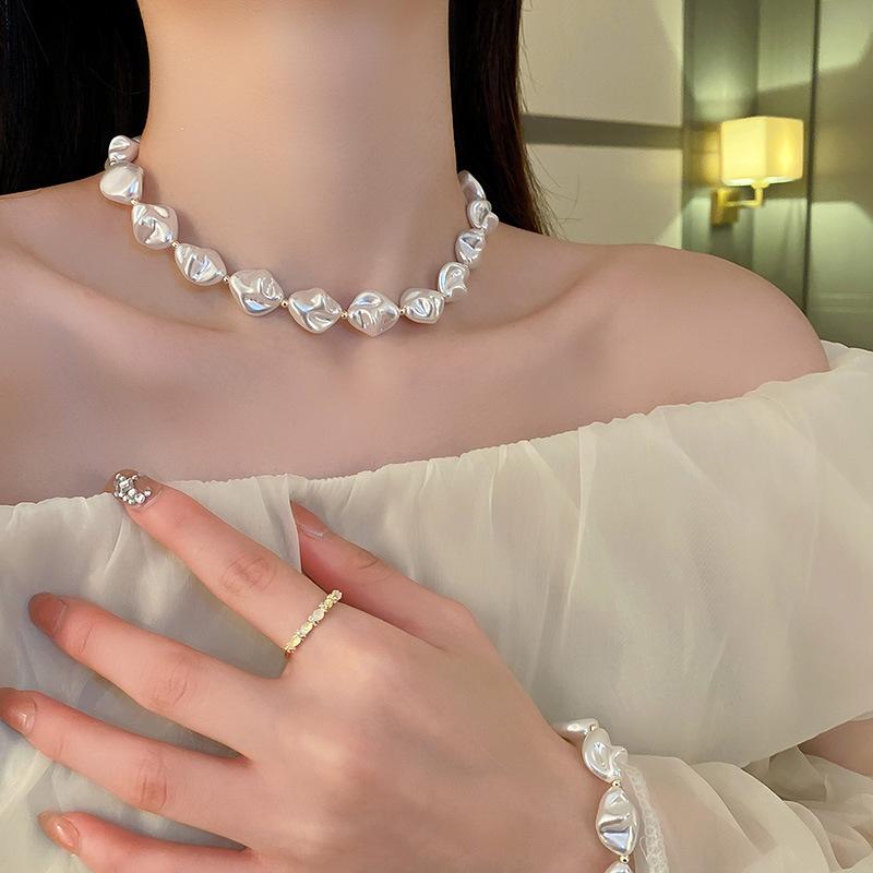 Super fairy long pearl necklace, trendy temperament, court style collarbone chain, exquisite and gentle sweater chain