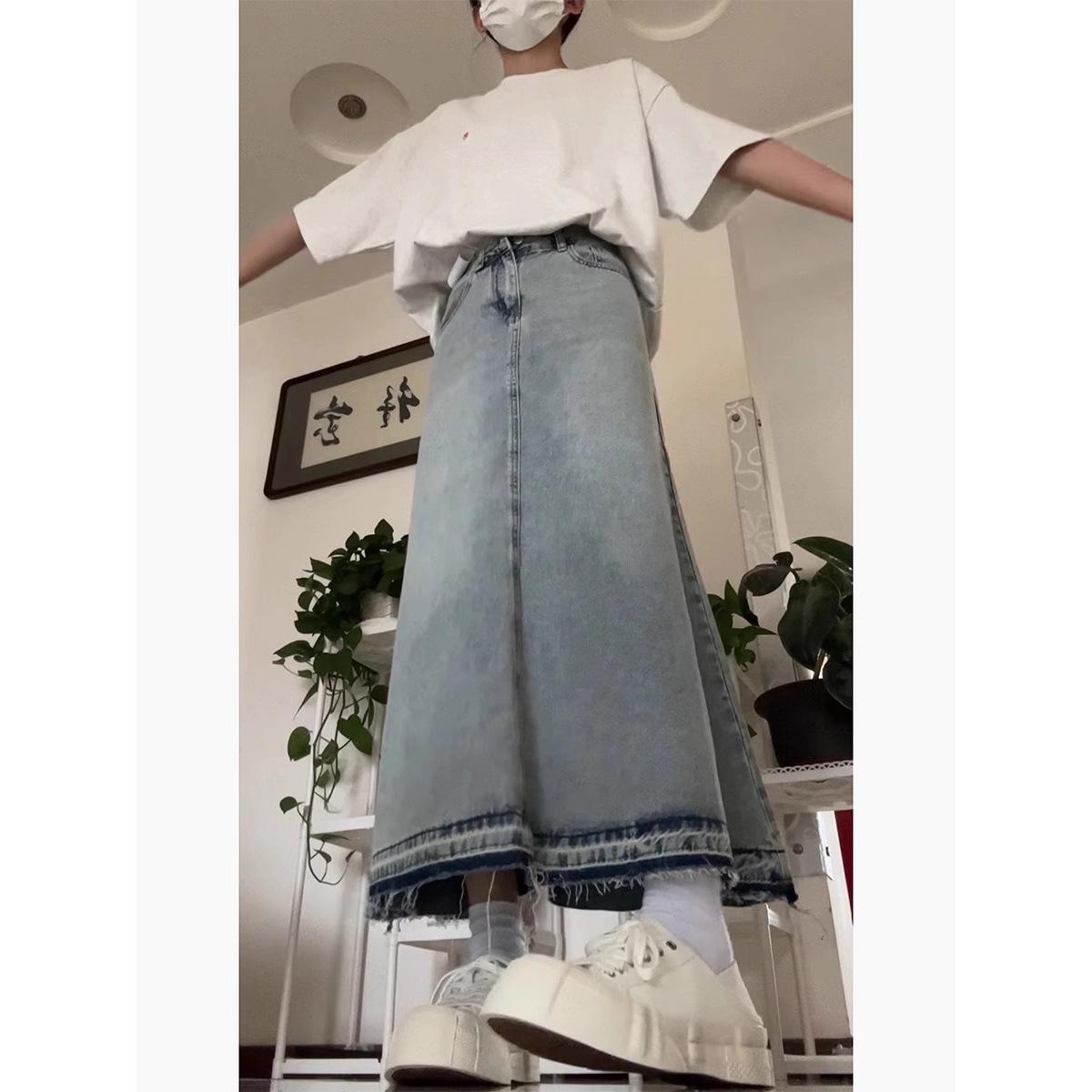 

Spring Fashion: Sweet Denim Midi Skirt for Petite Girls - Retro, High-Waist Style M