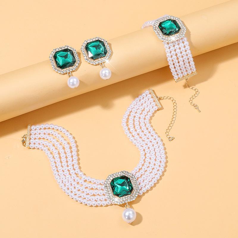 

Multi-layer imitation pearl crystal earrings bracelet necklace three-piece set pearl full diamond jewelry зелений