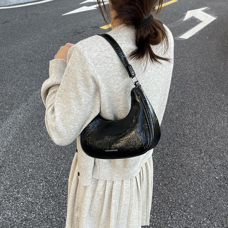High sense niche bag women's summer 2 new fashion messenger bag commuter versatile dumpling bag