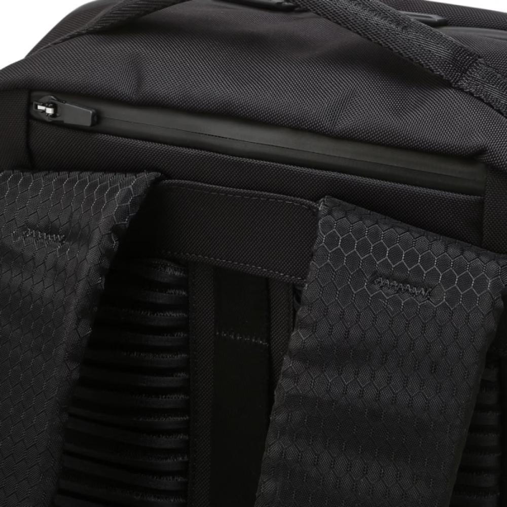 Daks Black Embossed Logo Nylon Backpack Dbba6e773bk
