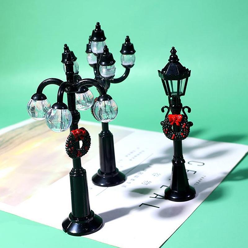 

1Pc Diy Handmade Garden Street Light Scene Miniature Decoration Simulated Christmas Street Light Resin Accessories as the picture