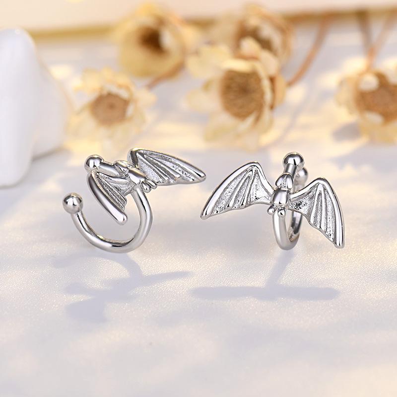 2026 Bat Ear Clips No Piercings for Women, Cool Dark Personality, Aloof Style Punk Handsome Earrings for Men, Bone Ear Clips