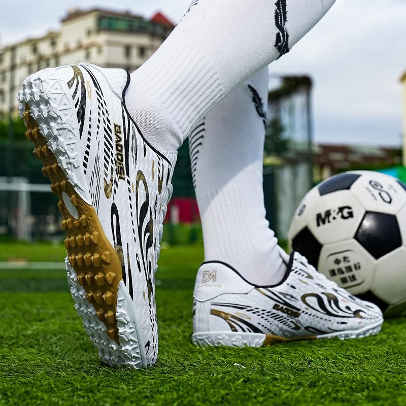 31-44  Kids Football Shoes Shock Absorption Anti-skid and Wear-resistant Long Spike Outdoor Sports Training Football Shoes