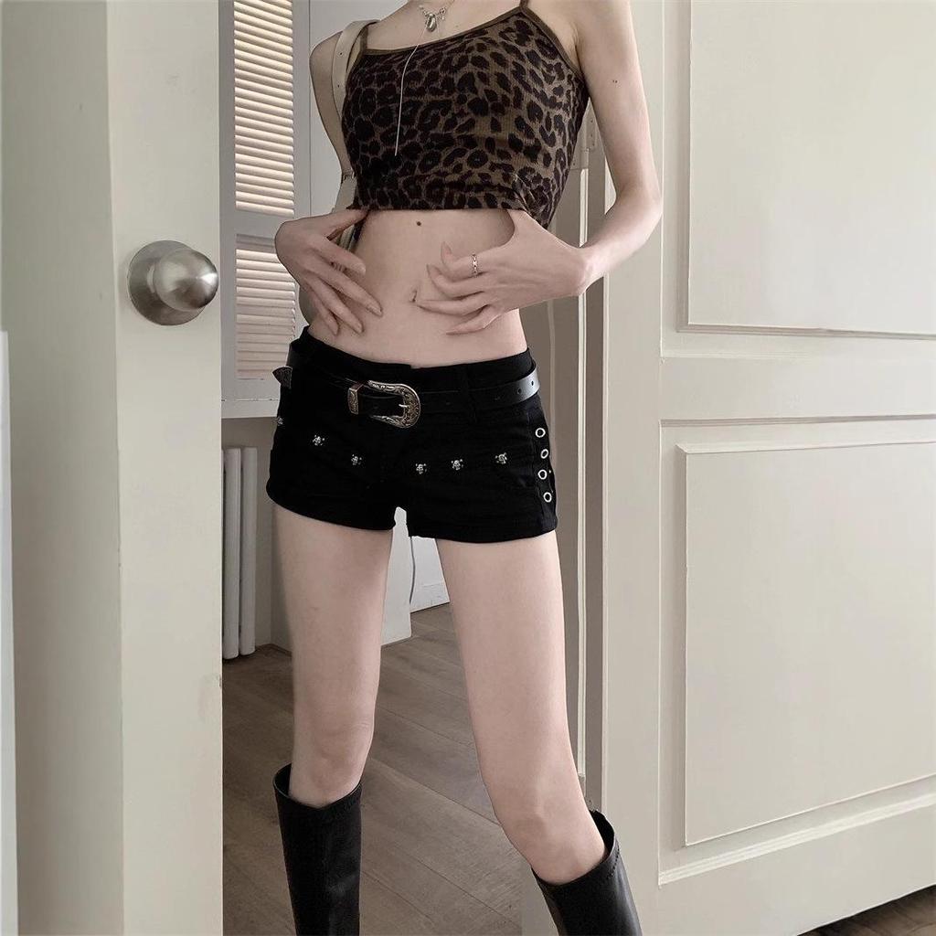 Pantalones cortos de verano negros súper cortos de cintura baja para mujer - Adelgazantes, Versátiles, Ajustados a la cadera