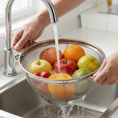 Edelstahl-Sieb Feines Sieb mit Doppelgriffen und Standfuß Siebkorb zum Waschen von Gemüse Obst Küchengebrauch