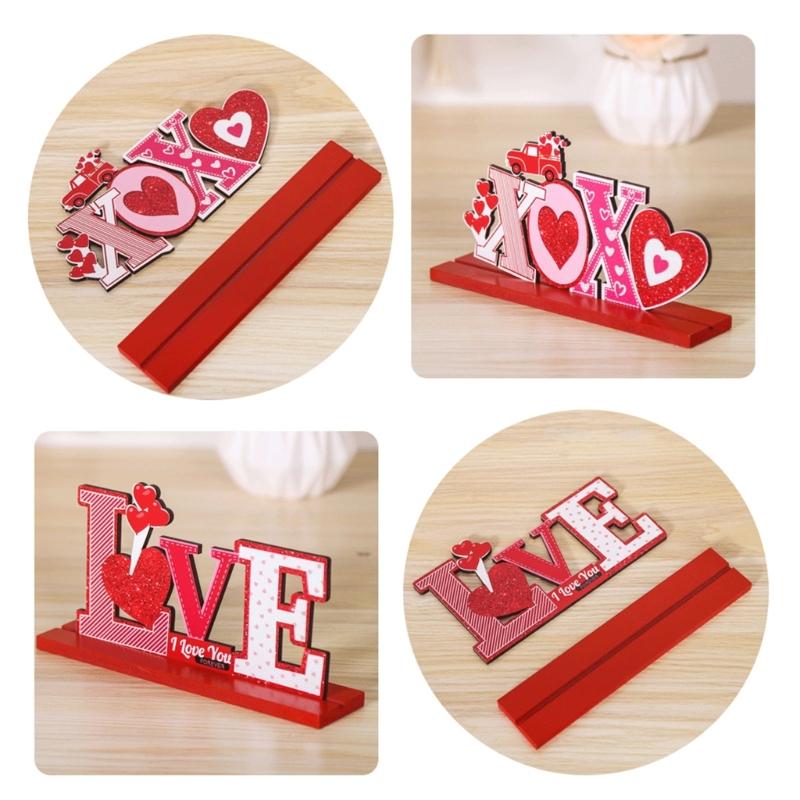 Classical Wood LOVE KISS Figurines Desk Ornaments for Valentine's Day Decoration Couple Gift Indoor Party Decoration