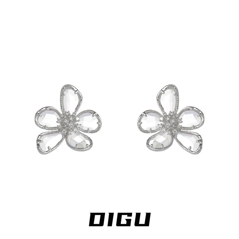 

Digu Elegant Exaggerated Three-Dimensional Crystal Flower Earrings Light Luxury High-Grade Western Style Flower Stud Earrings Unique Earrings Silver