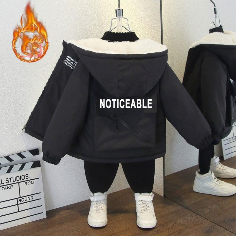 

2-8 лет Мальчики Осень Зима Плюшевая Теплая Куртка Детская Мода Буквы Молния Капюшон Пальто Повседневная Ветрозащитная Верхняя Одежда для Спорта на Открытом Воздухе 90 чёрный