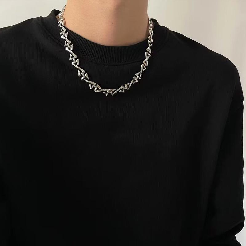 European & American Z Letter Patchwork Necklace: Men's Hip-Hop Style Clavicle Chain with Niche Design.