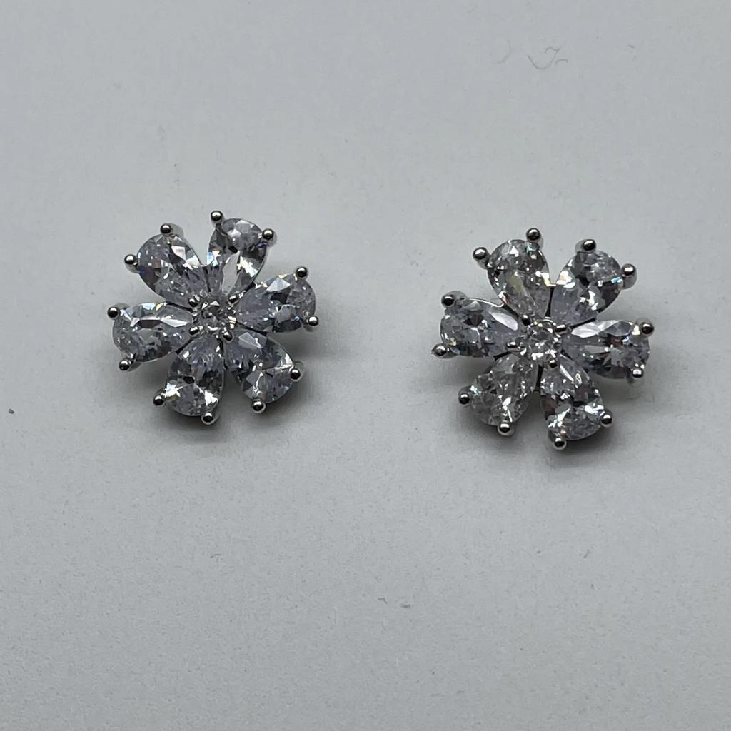 5pcs/lot Flower Crystal Star Buttons Cubic Zirconia Button for Clothes Decorative CZ Sewing Buttons for Cashmere Knit Cardigan