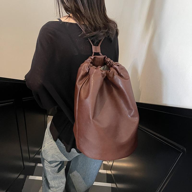 Niche Soft-sided Backpack Bag Women's Autumn and Winter 2025 New Fashion Retro Bucket Bag Casual Large-capacity Backpack