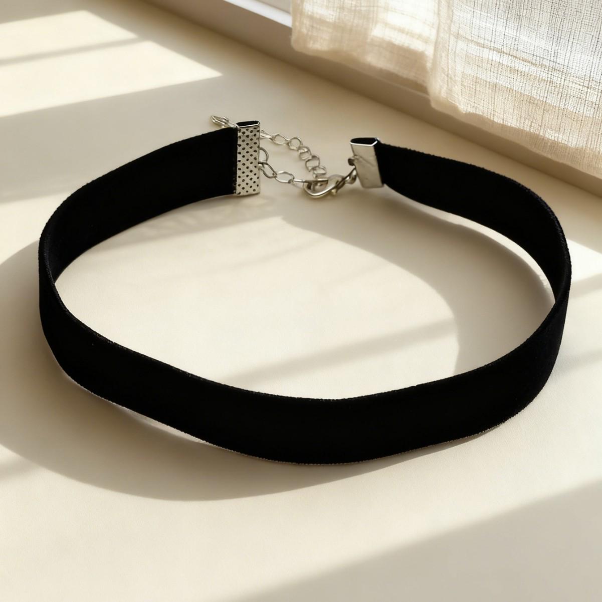 Ретро Черный Бархатный Чокер для Женщин – Европейский и Американский Минималистичный Стиль чёрный