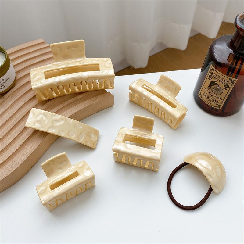 Quality Cream High Colored Hair Claw Clip For Effortless And Elegant Hair Styles