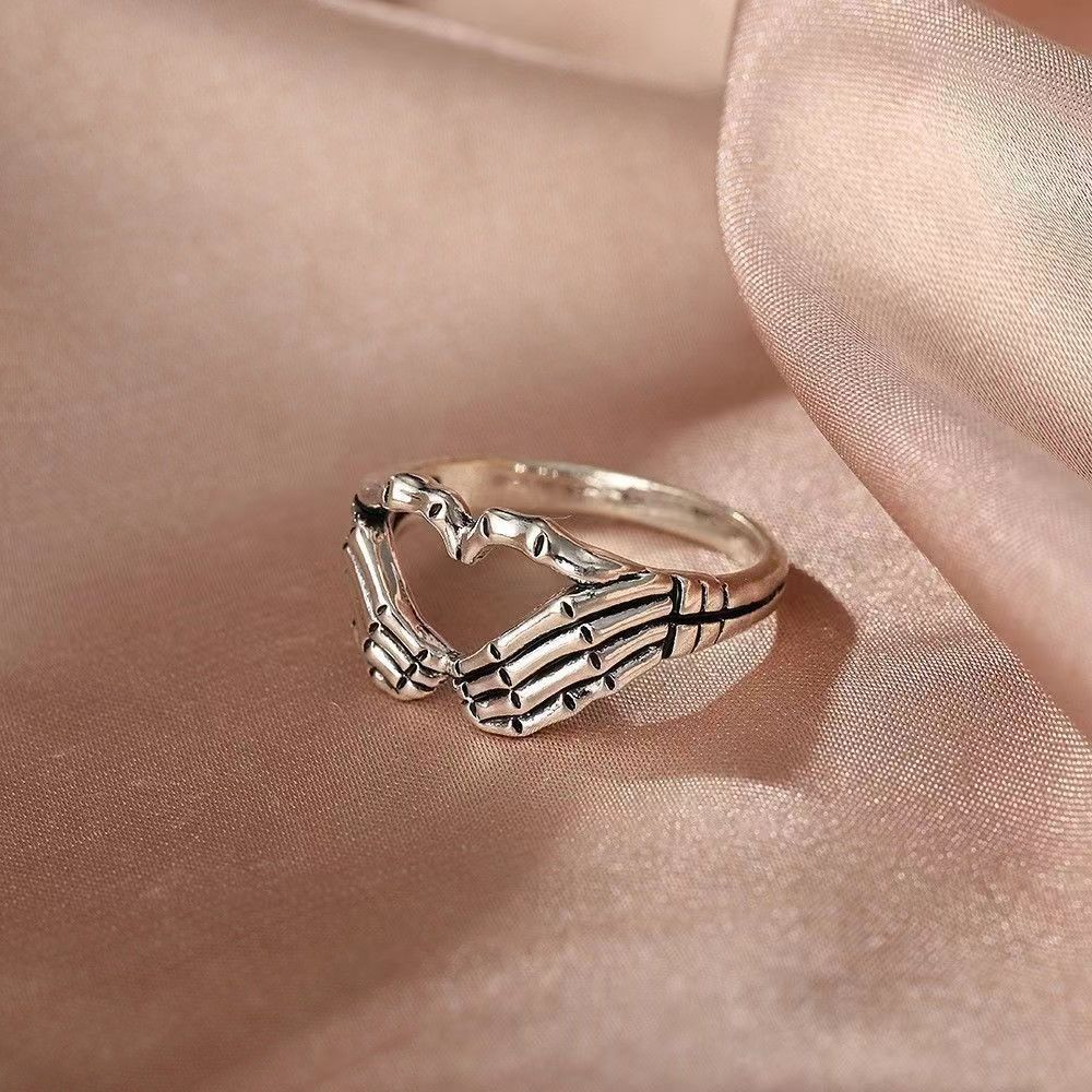 New Dark Palm Ring Hip-hop Street Ins Style Retro Fashion Skull Five-claw Ring