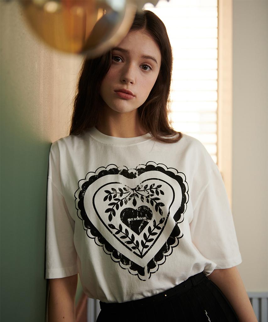 Eoboneoseu Heart Print T-Shirt [White]