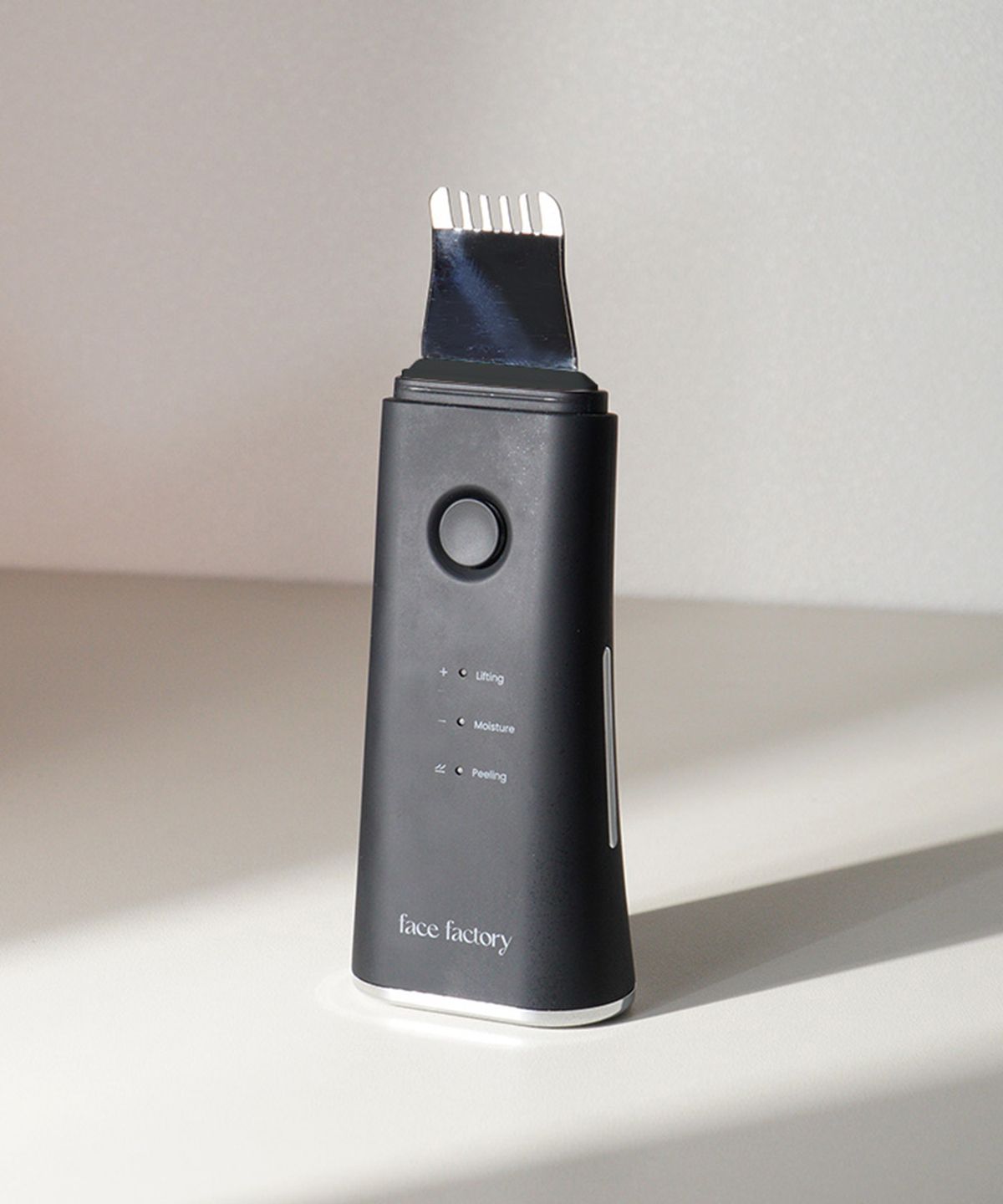 Scalp peeling device, removal of dead skin cells, sebum, and impurities, scaling