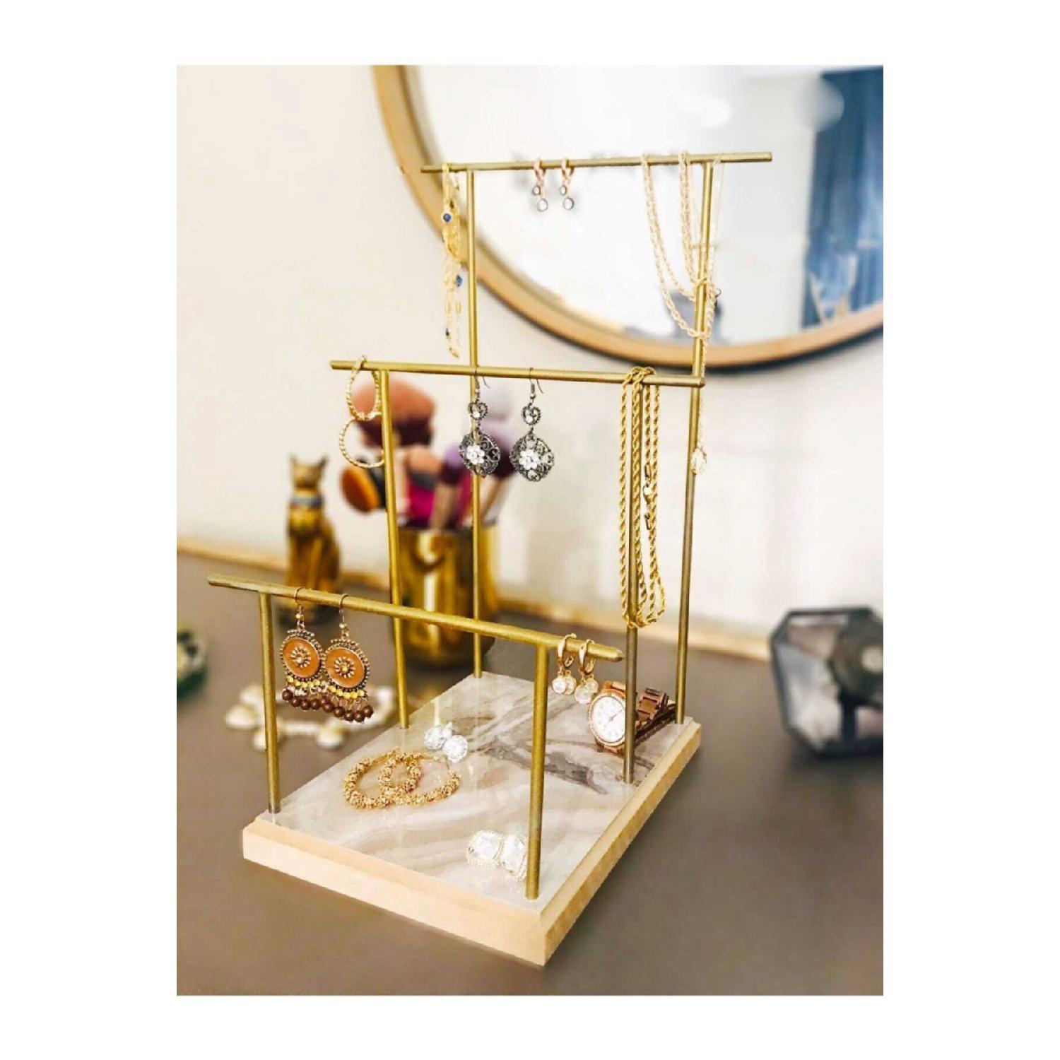 

Gold Gold Gold Jewelry Stand, Integration, Early, Bracelet, Necklace Set, Jewelry Cabinet Editor екрю