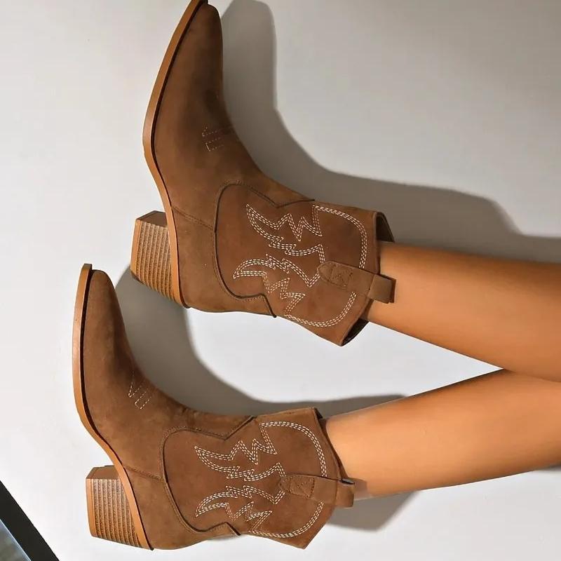 High Quality Embroidered Pointed Toe Shoes for Women Chunky Heel Knight Boots Retro Western Cowboy Short Boots Botas De Mujer