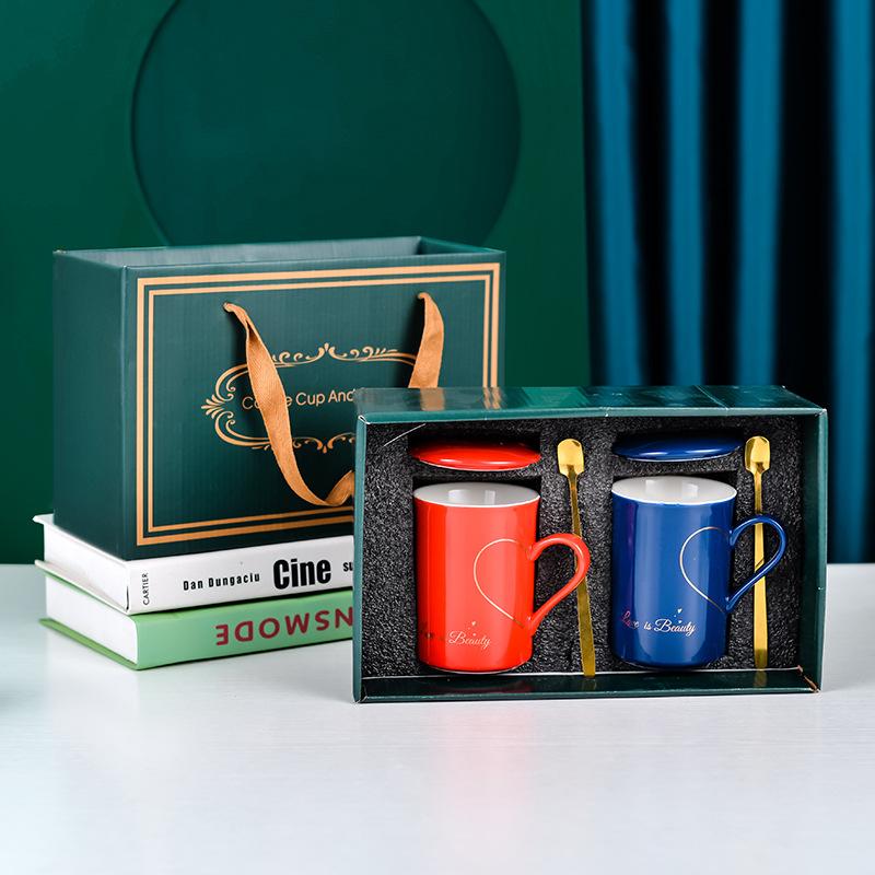 Set Căni pentru Cuplu Îndrăgostit de Ziua Îndrăgostiților Mug Ceramic de Ziua Îndrăgostiților Eveniment Bijuterii Aurii Cadouri de Deschidere