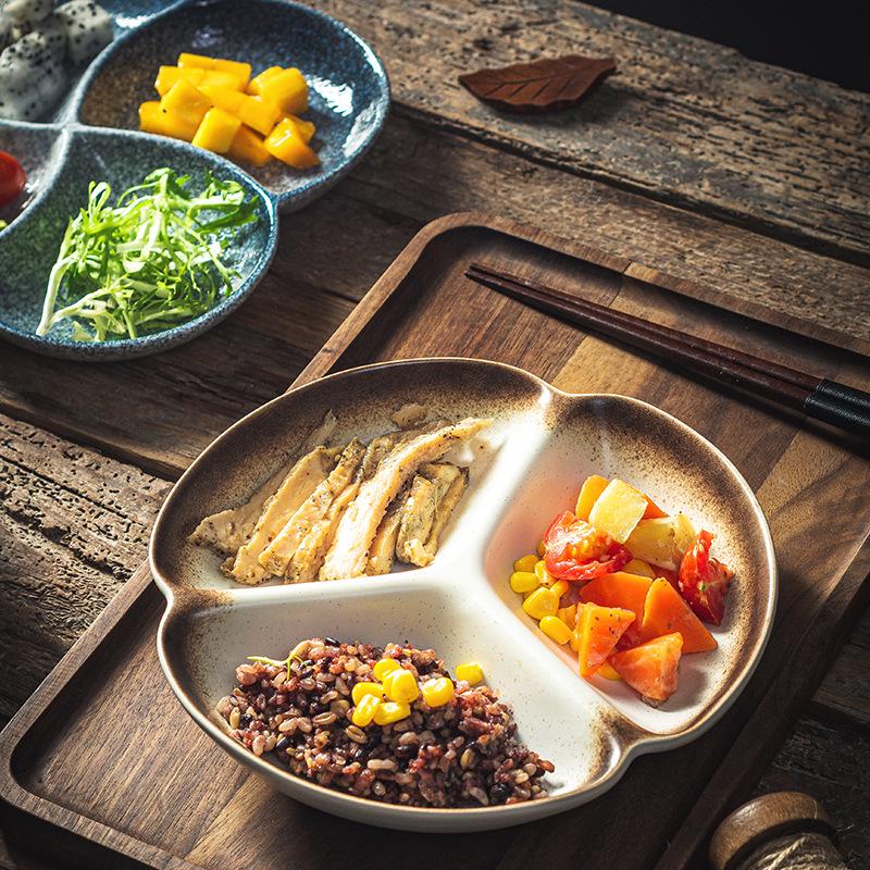 Japanische Keramikplatte mit vier Fächern für fettarme Mahlzeiten – Ideal für das Frühstück für eine Person