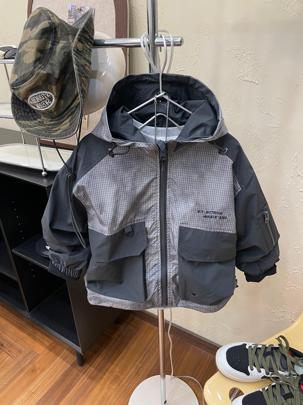 

Куртка-ветровка с капюшоном в стиле тай-дай и клетку для мальчиков - Весенне-осенний стиль 2025 110cm темно-серого